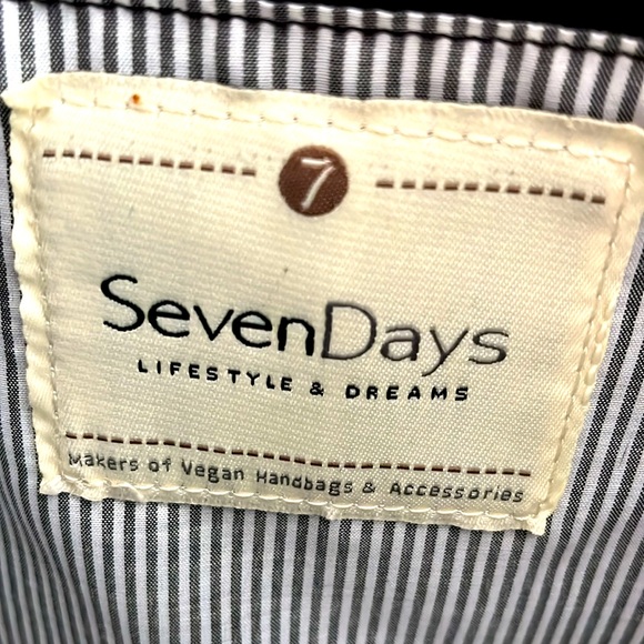 Seven Days black vegan tote bag - Picture 4 of 5